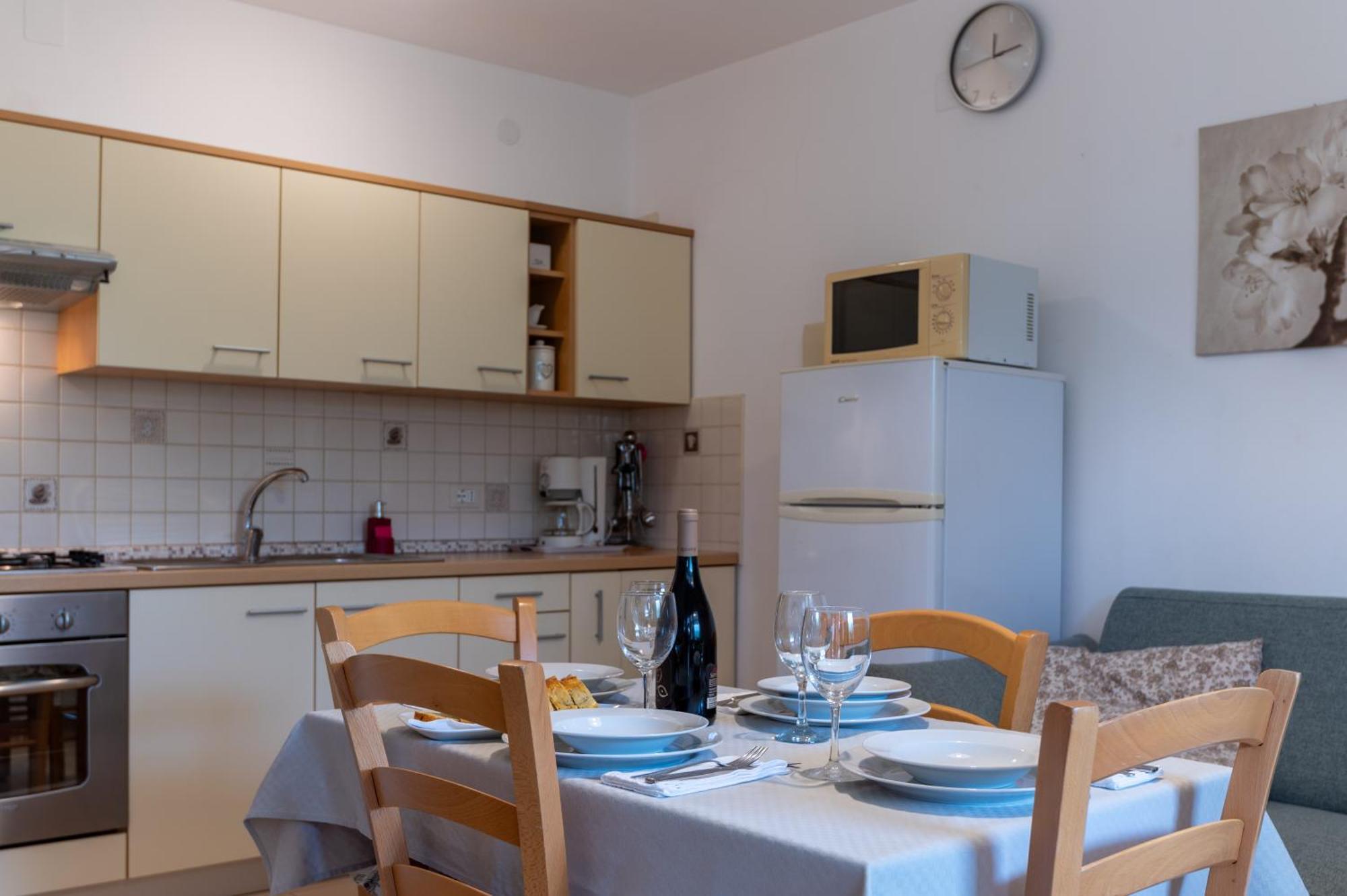 Apartments Mirella Novigrad Istria Eksteriør billede