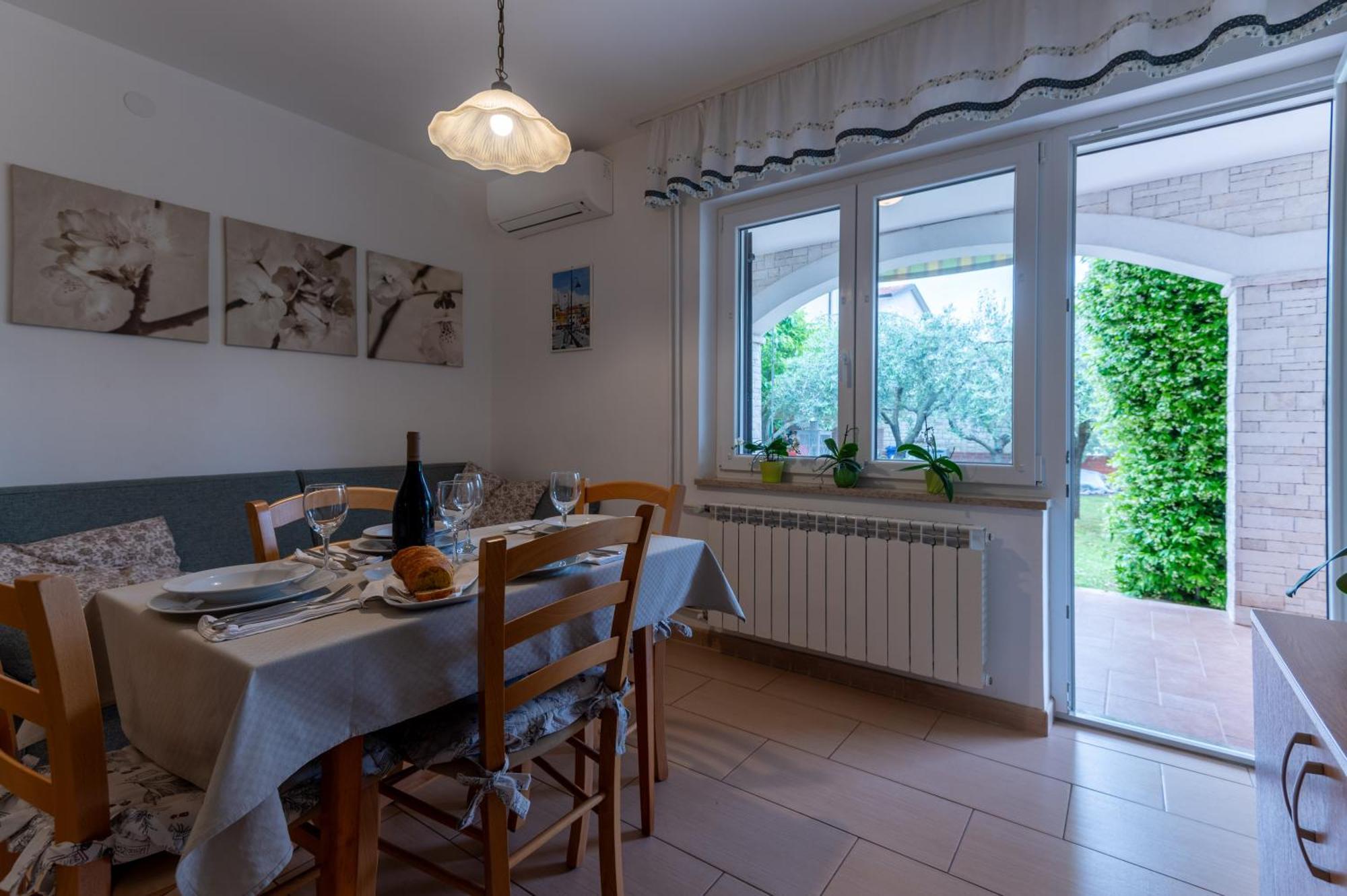 Apartments Mirella Novigrad Istria Eksteriør billede