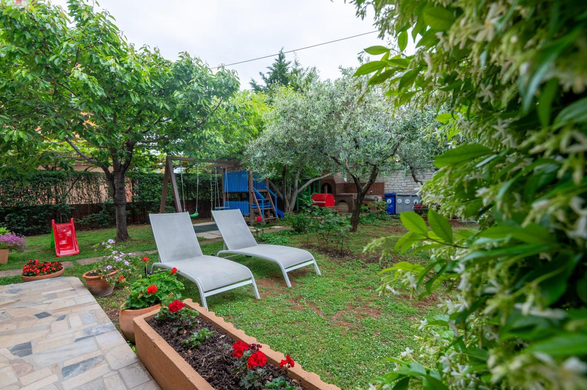 Apartments Mirella Novigrad Istria Eksteriør billede